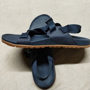 Chaco Lowdown strap sandal size 10 navy blue
